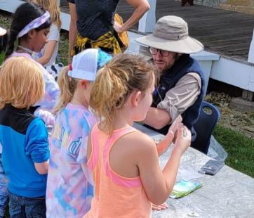 Kids at Fort Snelling doing archeology crafts